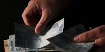 Grupo busca entender superendividamento das famílias brasileiras