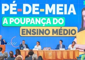 Pé-de-Meia: Programa dará R$ 2 mil por ano a alunos de baixa renda