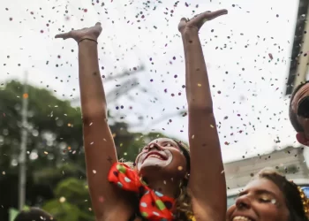 Cuidado: Coma bem, hidrate-se e aproveite o Carnaval sem comprometer a saúde