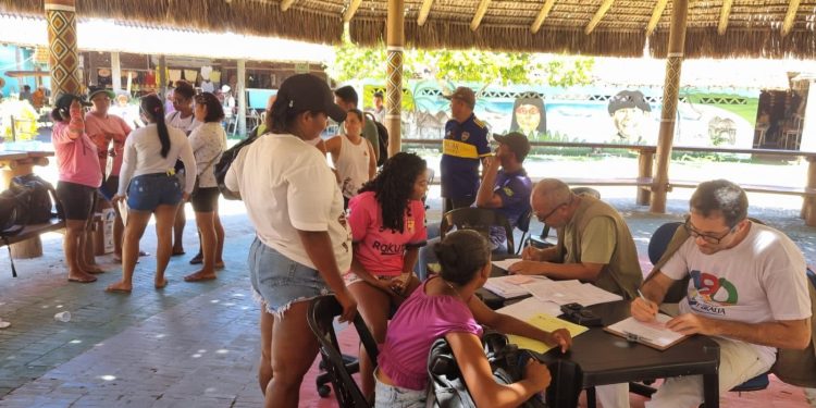 Vigilância Sanitária da Bahia agem após denúncias sobre pomadas modeladoras para cabelos em situação irregular