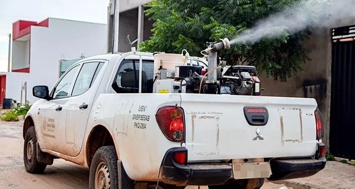Vitória da Conquista: com crescimento de 1.100% no número de casos de dengue, Estado autoriza fumacê