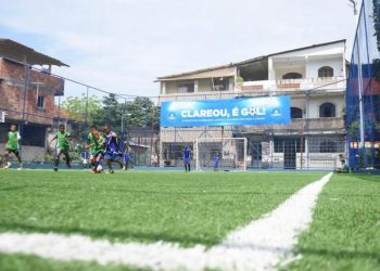 Obras: Prefeitura entrega campo com grama sintética e quadra reformada em Paripe