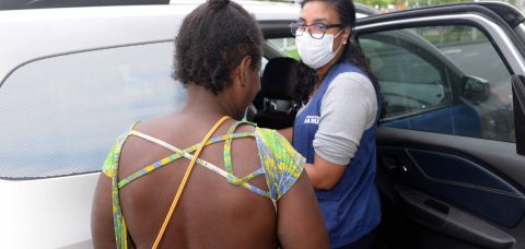 Serviços de saúde são levados para população de rua de Salvador