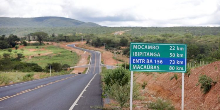 Avanço: pavimentação na BA-245 leva desenvolvimento para Ibitiara e região