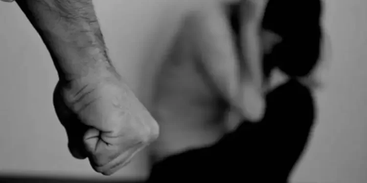 Projeto sugere a suspensão do pagamento de salários de agentes públicos investigados por violência doméstica