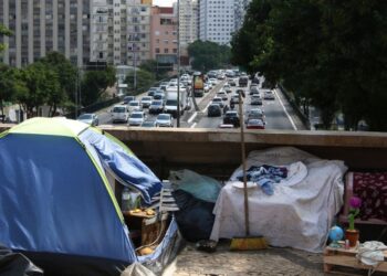 Política Pública: Governo do Brasil cria Fórum Nacional para enfrentar violência contra mulheres em situação de rua