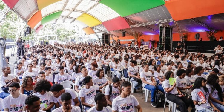 Educação: Rede Estadual da Bahia registra grande número de notas 900+ na redação do Enem 2025