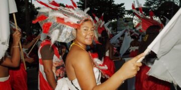 Cultura: Bloco Apaxes do Tororó reafirma ancestralidade e resistência cultural no Circuito Osmar