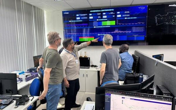 Segurança digital: Embasa instala novo Centro de Monitoramento de Tecnologia
