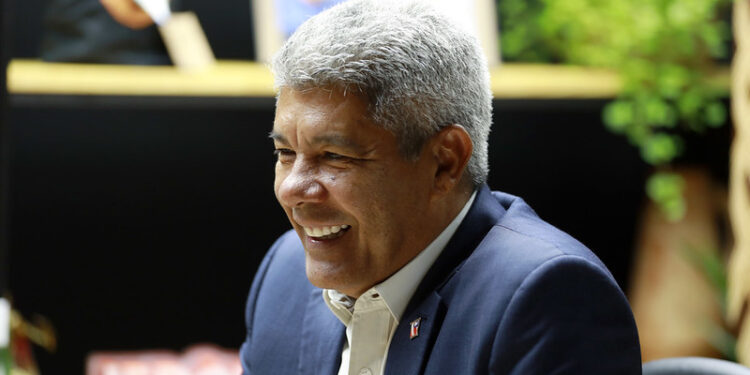 Feriadão: Jerônimo anuncia ponto facultativo na segunda-feira (20), véspera do feriado de Tiradentes