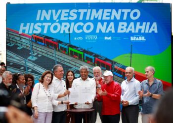 Mobilidade: Jerônimo autoriza nova etapa do VLT e avanço do metrô em Salvador
