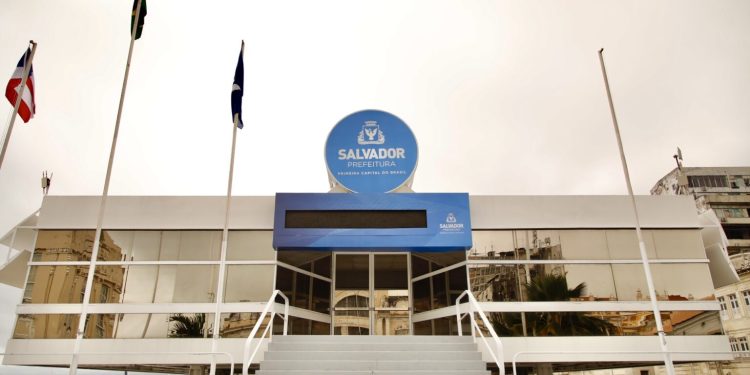 Decreto da Prefeitura estabelece expediente até o meio-dia desta próxima segunda-feira (29)