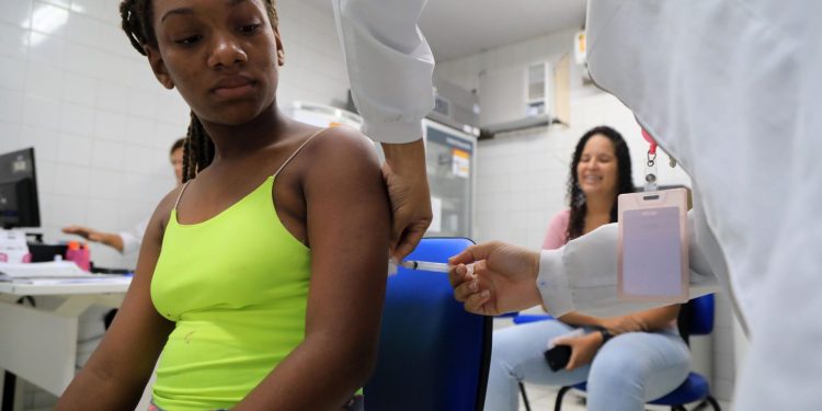 Atendimento do Bolsa Família e vacinação contra a gripe são ampliados em Salvador neste sábado (27)