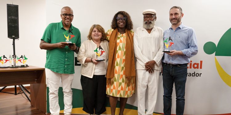 Instituições comprometidas com equidade recebem Selo da Diversidade Étnico-Racial da Prefeitura de Salvador