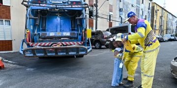 Sustentabilidade: Clubinho da Limpurb aproxima crianças de agentes de limpeza e leva educação ambiental às comunidades