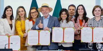 Conquista: Deputadas apontam avanços com novas leis do Pix Pensão e de divulgação do Ligue 180