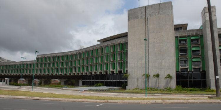 Estado: SEC publica lista provisória de servidores beneficiados por gratificação de estímulo ao aperfeiçoamento profissional