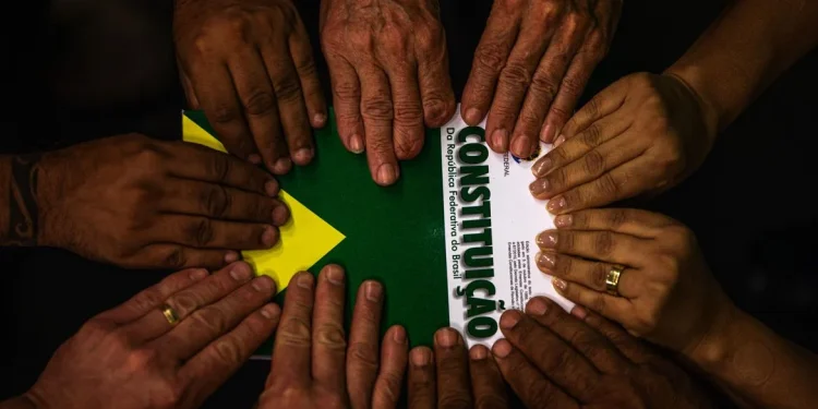 Constituição completa 38 anos com ampliação de direitos e 139 emendas