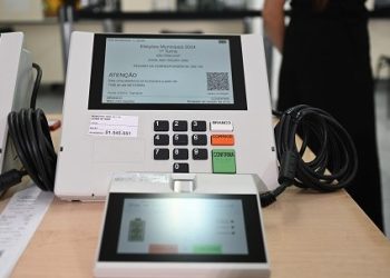 Eleitores com deficiência: Urnas acessíveis garantem o voto de quase 2 milhões de cidadãos