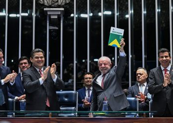 Emenda Constitucional garante fim da escala 6×1