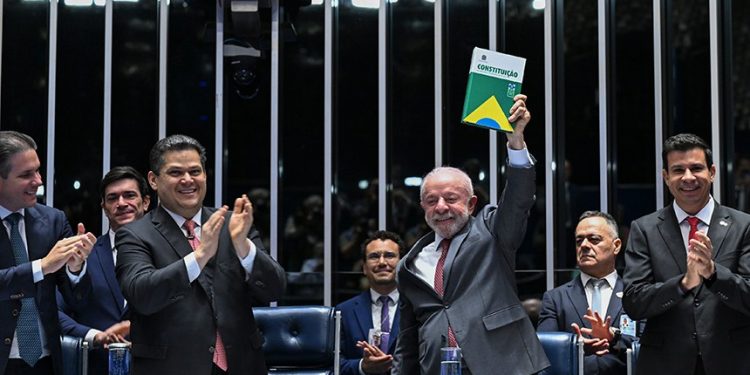 Emenda Constitucional garante fim da escala 6×1