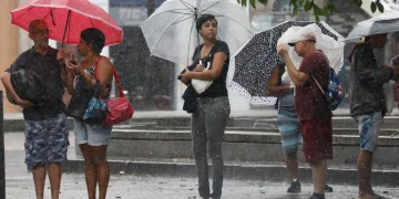 Inmet emite alerta de chuvas intensas para o sul da Bahia e outras regiões do país